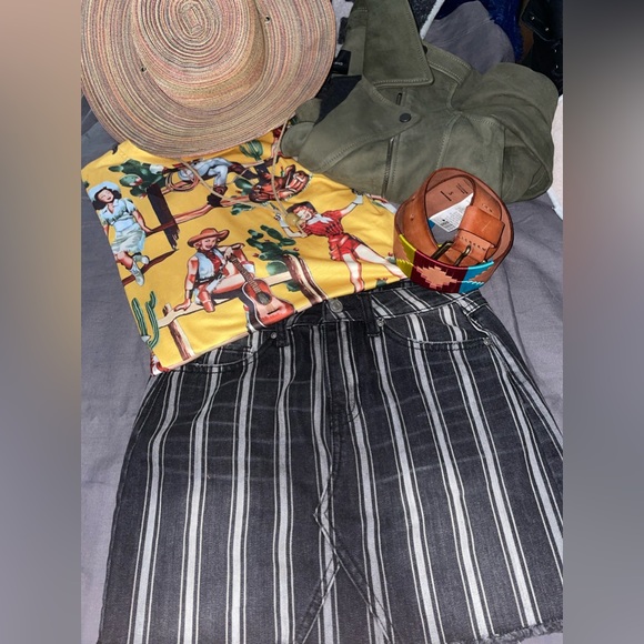 Sky and Sparrow EUC Black and White Striped Mini Skirt Size 1 - Picture 2 of 9